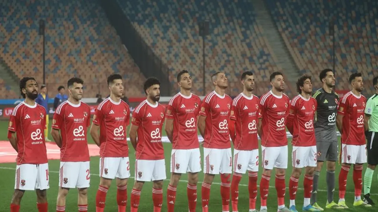 كواليس الساعات الأخيرة في معسكر الأهلي قبيل قمة الزمالك
